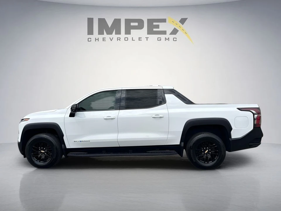 2026 Chevrolet Silverado - Image 2 of 31