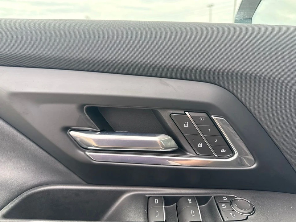 2026 Chevrolet Silverado - Image 11 of 31