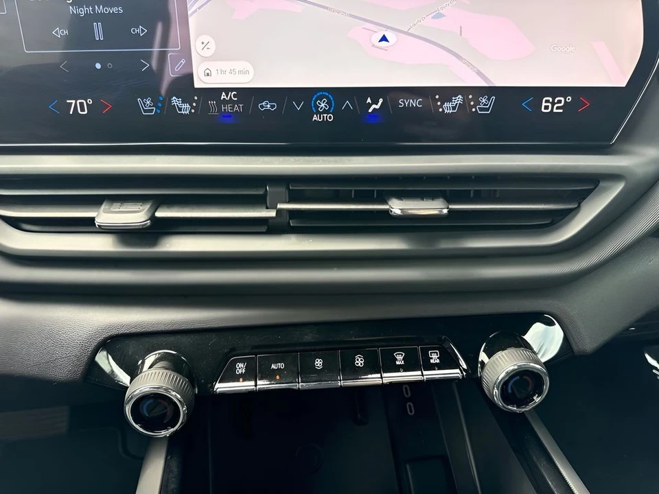 2026 Chevrolet Silverado - Image 21 of 31