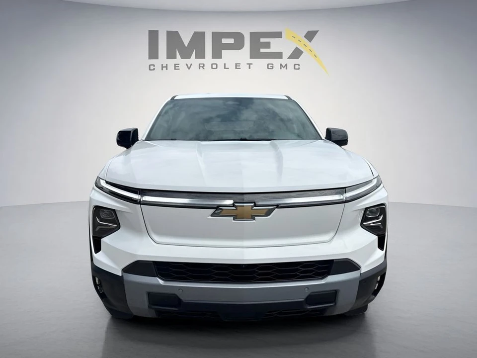 2026 Chevrolet Silverado - Image 9 of 31