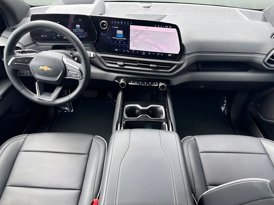 2026 Chevrolet Silverado - Image 15 of 31