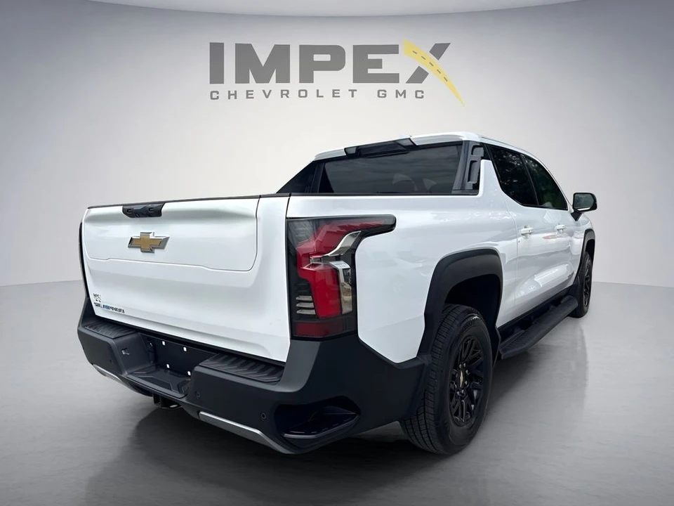 2026 Chevrolet Silverado - Image 6 of 31