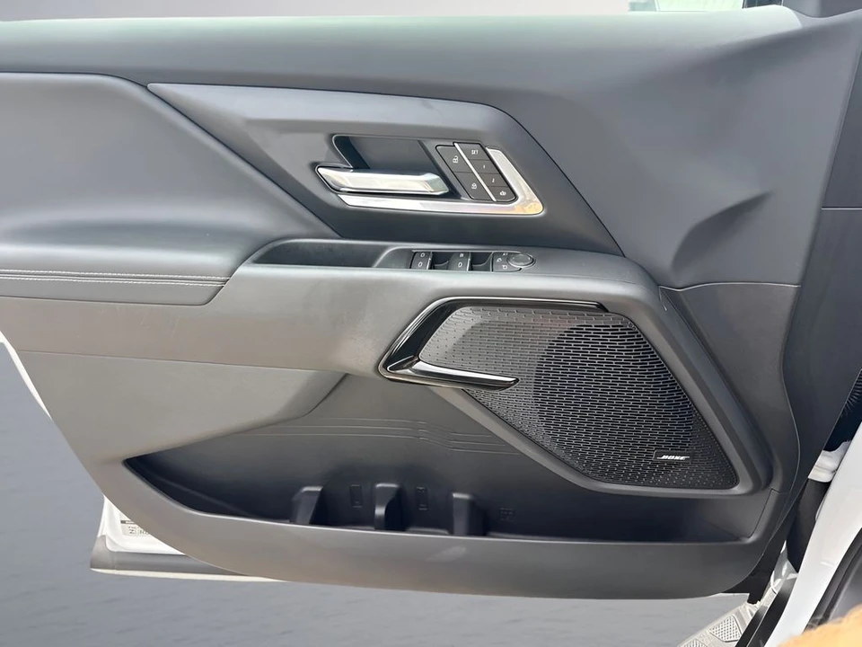 2026 Chevrolet Silverado - Image 29 of 31