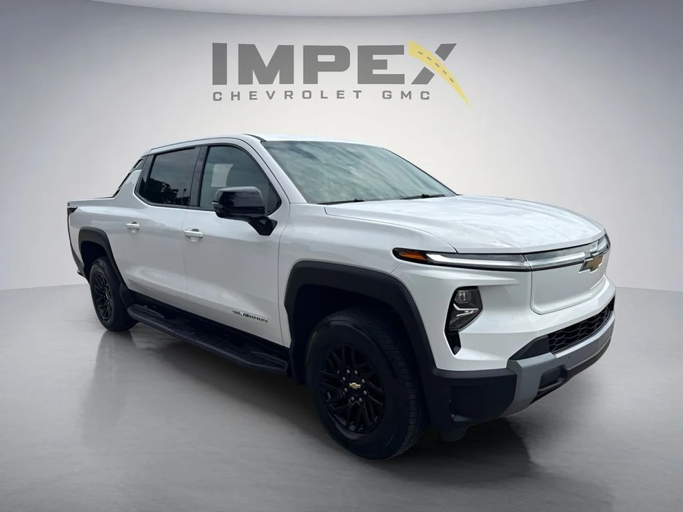 2026 Chevrolet Silverado - Image 8 of 31