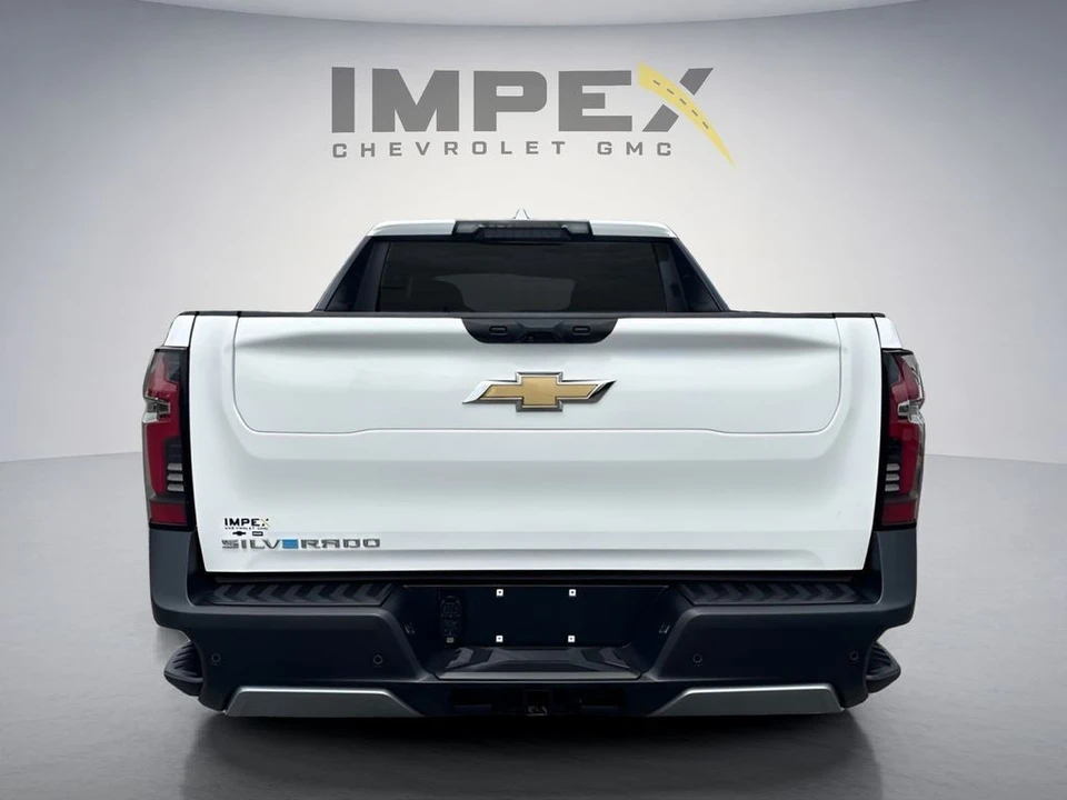 2026 Chevrolet Silverado - Image 5 of 31