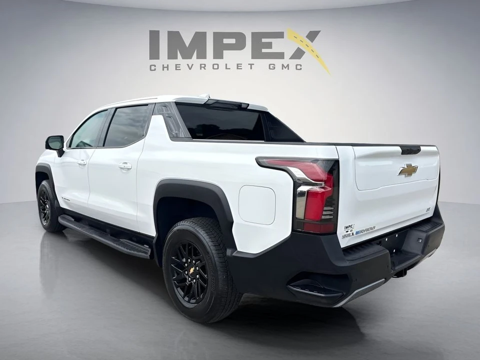 2026 Chevrolet Silverado - Image 3 of 31