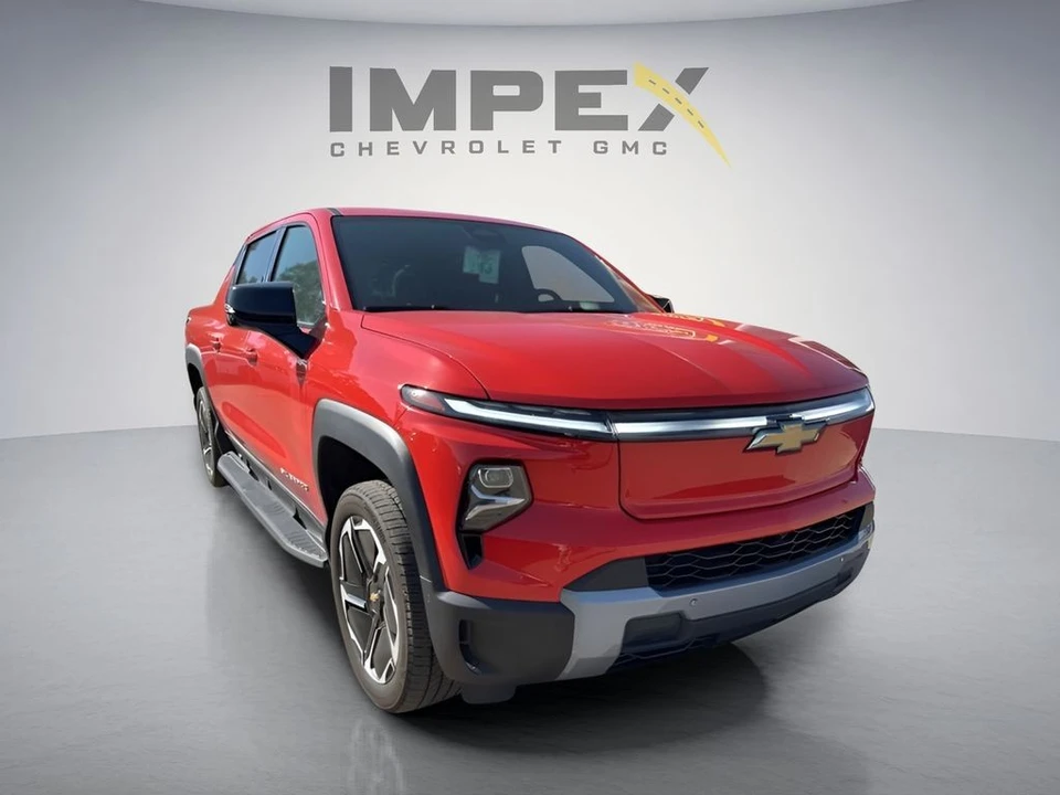 2026 Chevrolet Silverado - Image 3 of 10