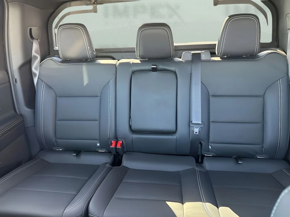 2026 Chevrolet Silverado - Image 8 of 10