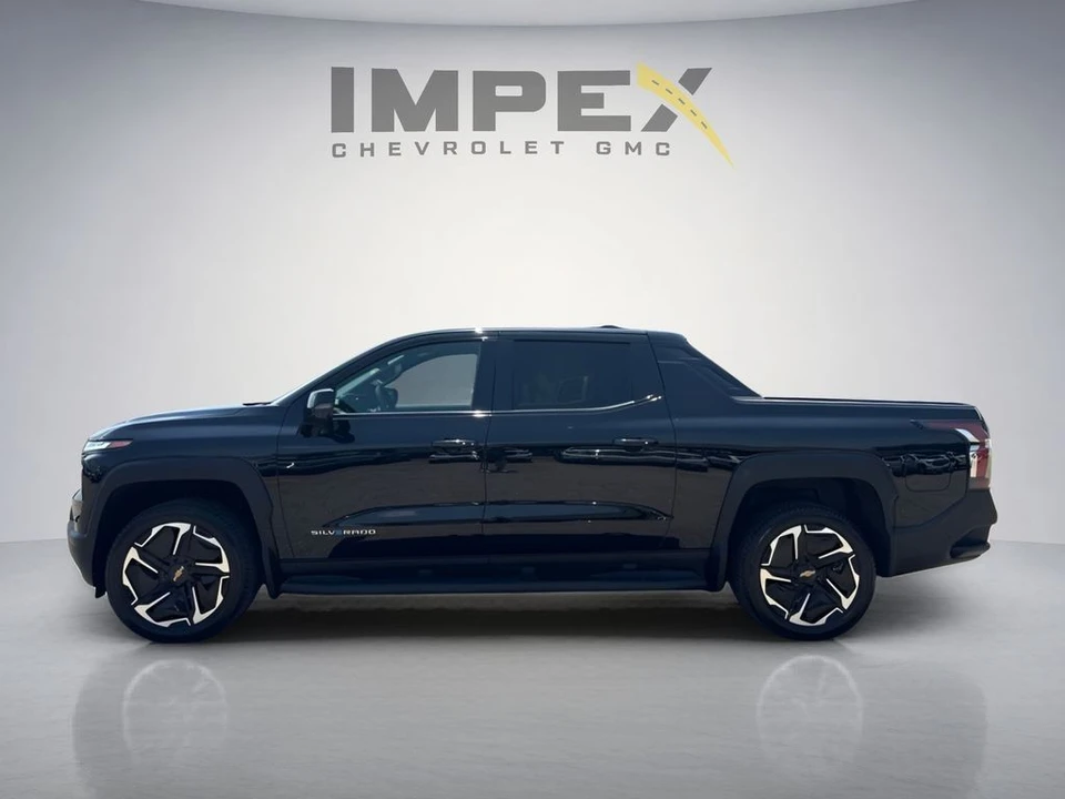 2026 Chevrolet Silverado - Image 2 of 31