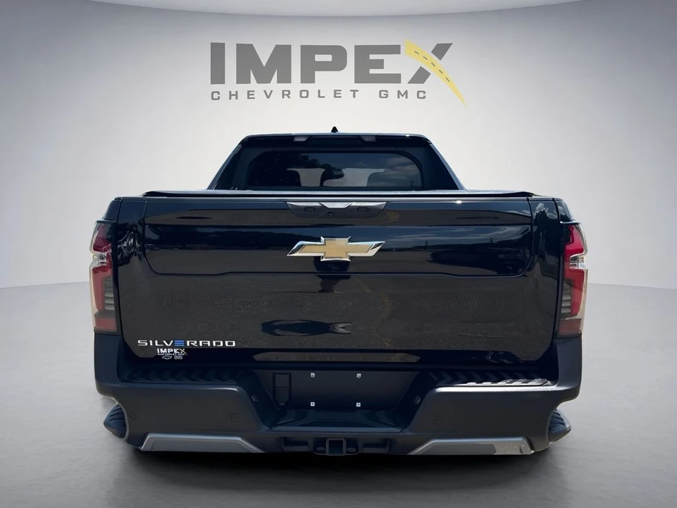 2026 Chevrolet Silverado - Image 4 of 31