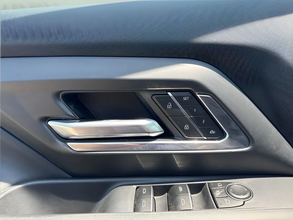 2026 Chevrolet Silverado - Image 11 of 31