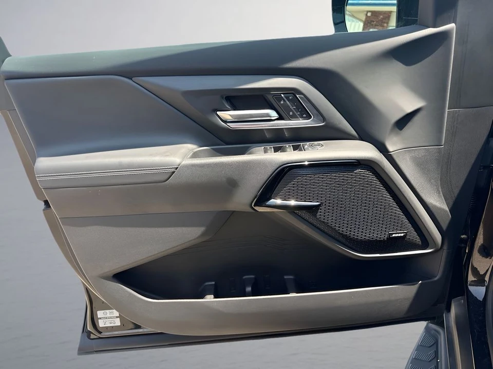 2026 Chevrolet Silverado - Image 27 of 31