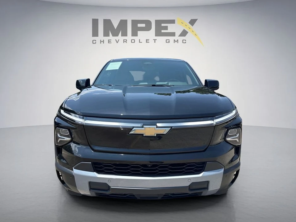 2026 Chevrolet Silverado - Image 8 of 31