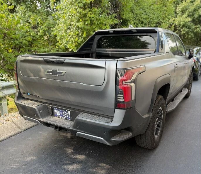 2026 Chevrolet Silverado - Image 2 of 3