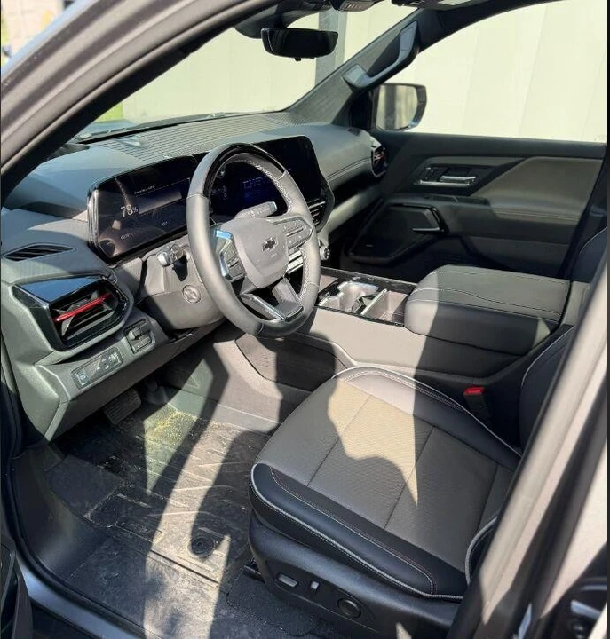 2026 Chevrolet Silverado - Image 3 of 3