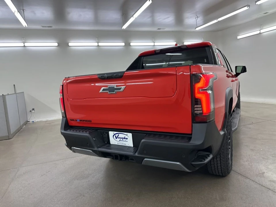2026 Chevrolet Silverado - Image 10 of 12