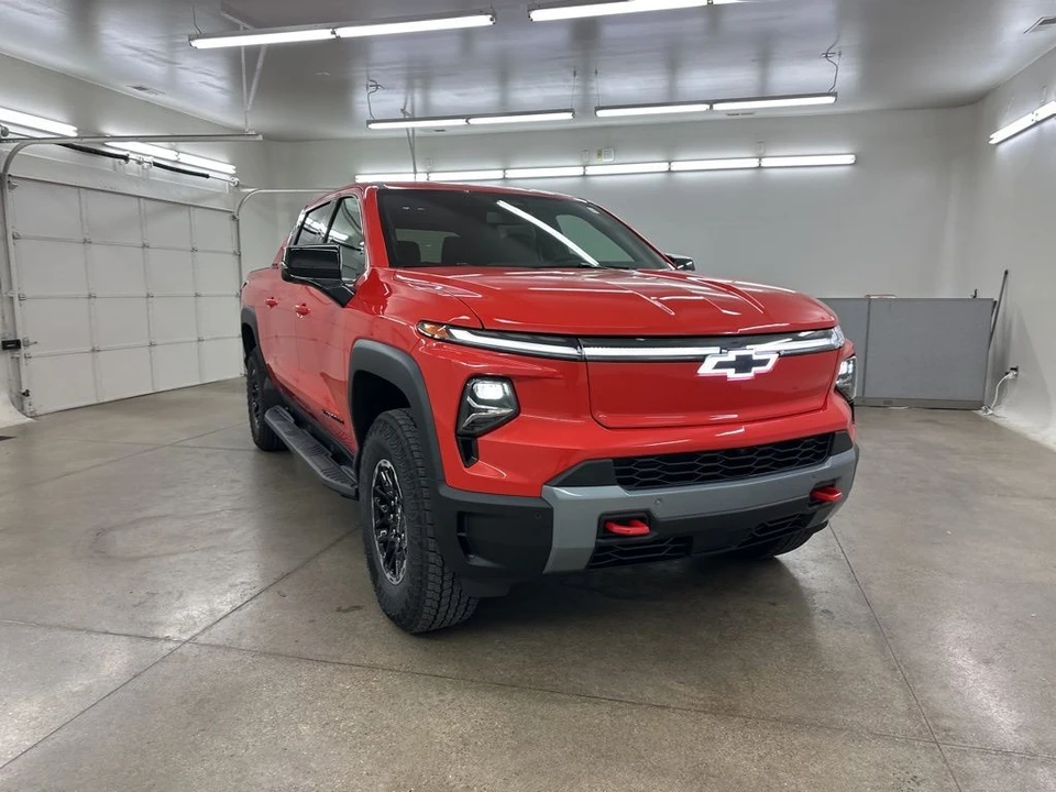 2026 Chevrolet Silverado - Image 2 of 12