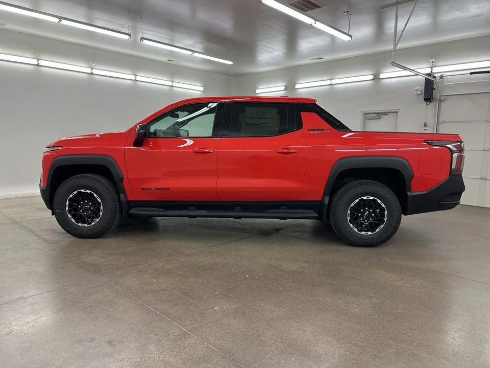 2026 Chevrolet Silverado - Image 6 of 12