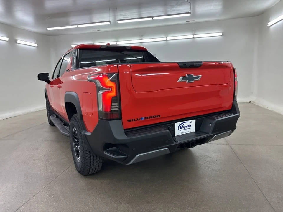 2026 Chevrolet Silverado - Image 8 of 12