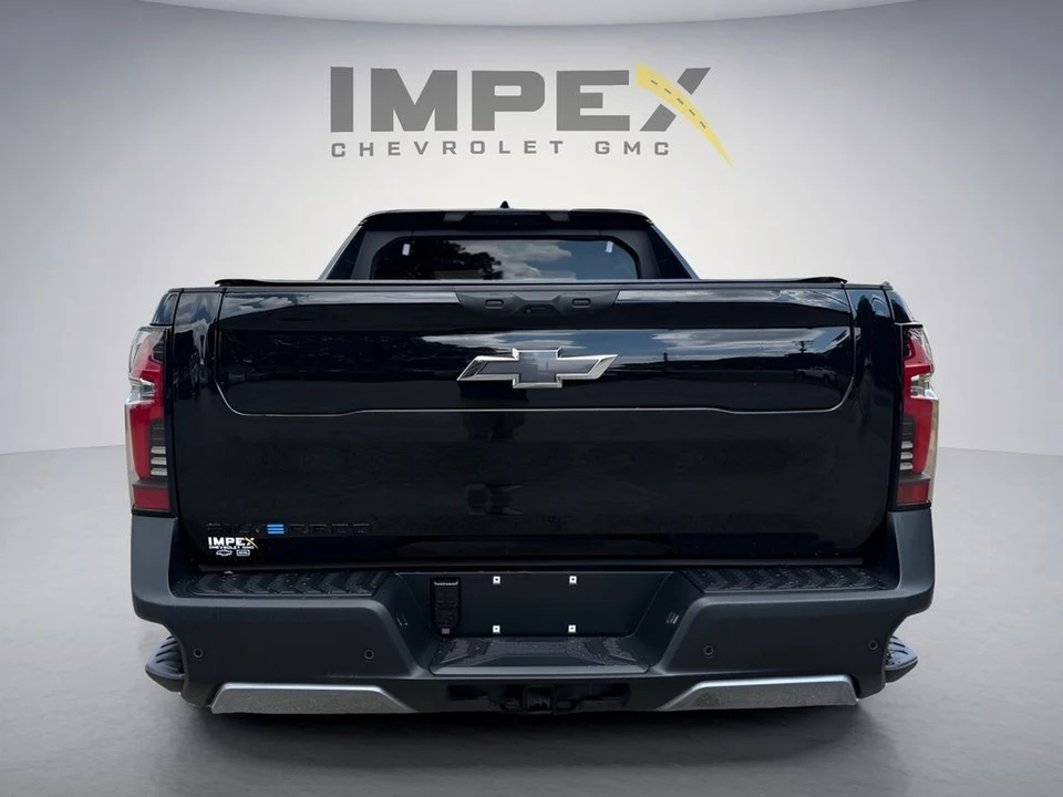2026 Chevrolet Silverado - Image 4 of 31