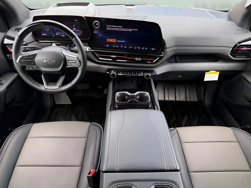 2026 Chevrolet Silverado - Image 14 of 31