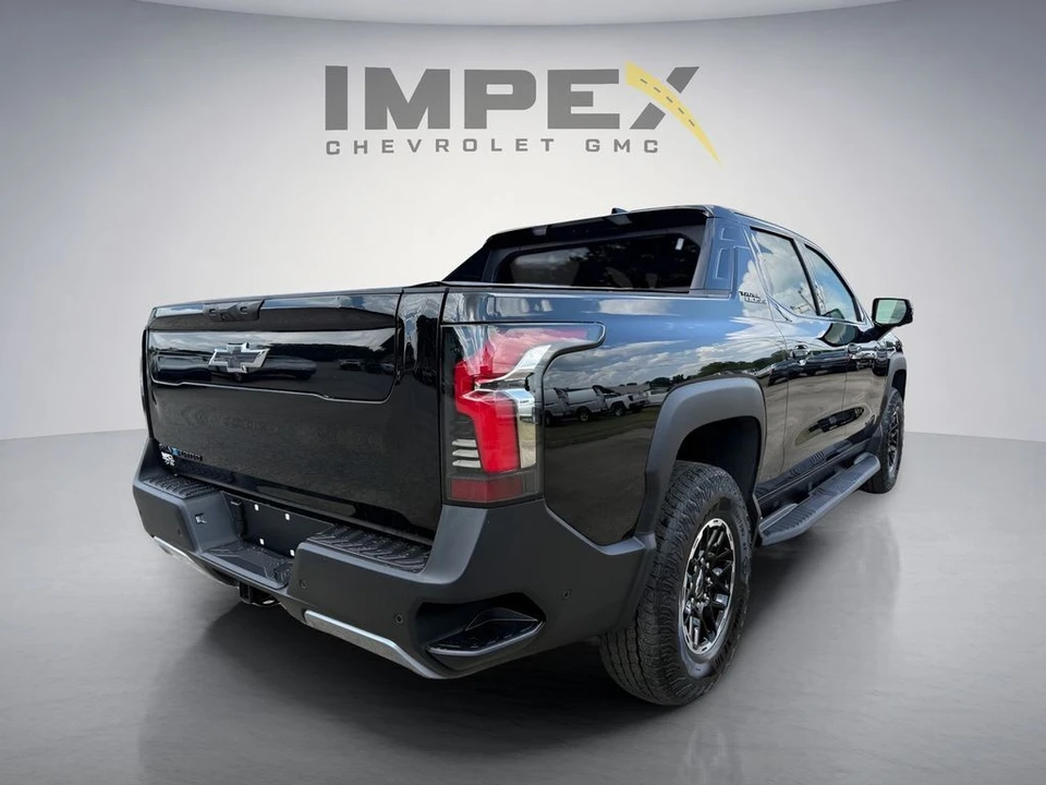 2026 Chevrolet Silverado - Image 5 of 31