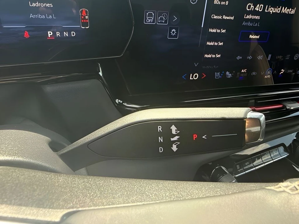 2026 Chevrolet Silverado - Image 18 of 31