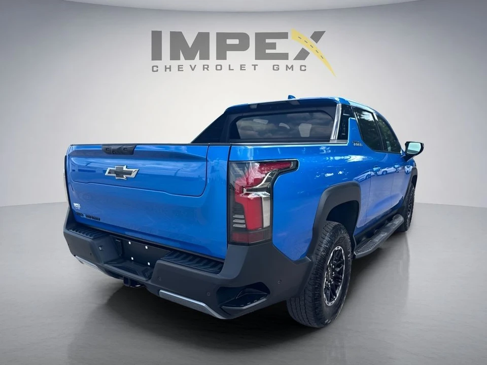 2026 Chevrolet Silverado - Image 5 of 31