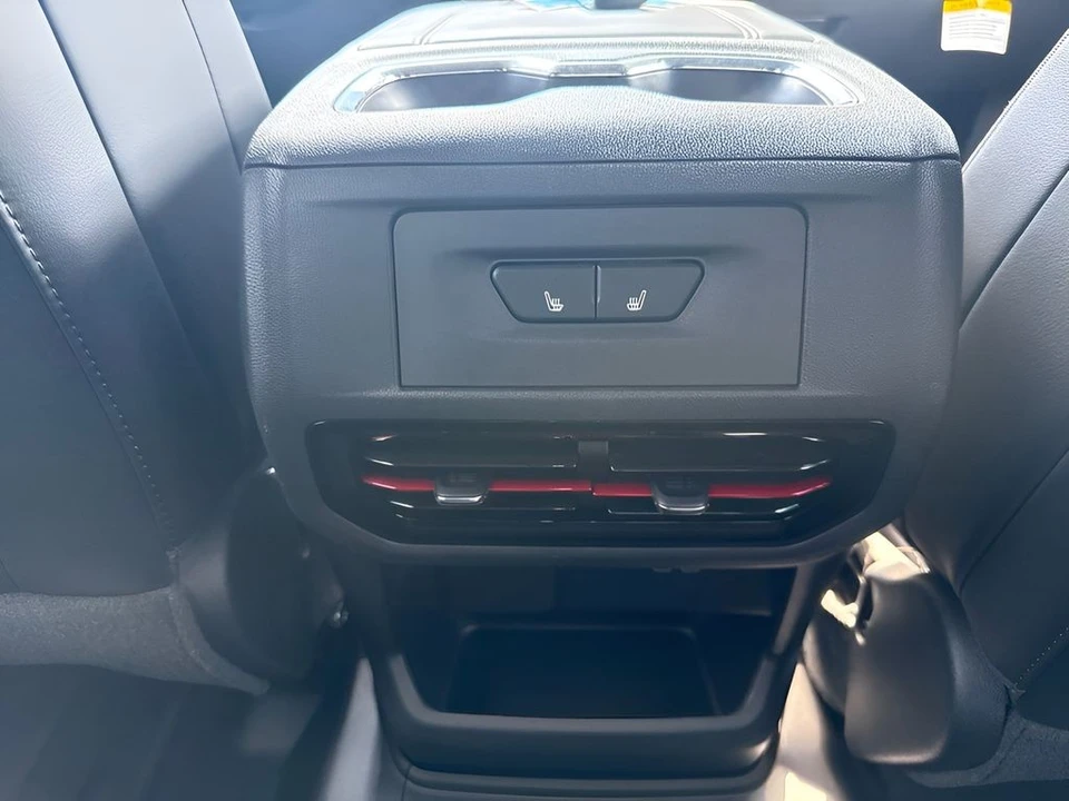 2026 Chevrolet Silverado - Image 13 of 31