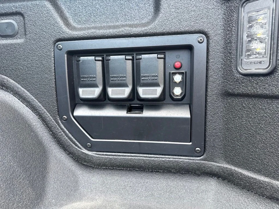2026 Chevrolet Silverado - Image 31 of 31