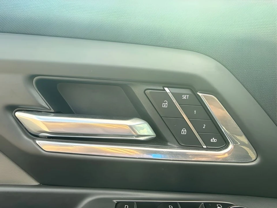 2026 Chevrolet Silverado - Image 11 of 31
