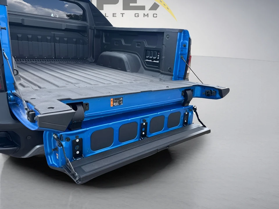 2026 Chevrolet Silverado - Image 30 of 31