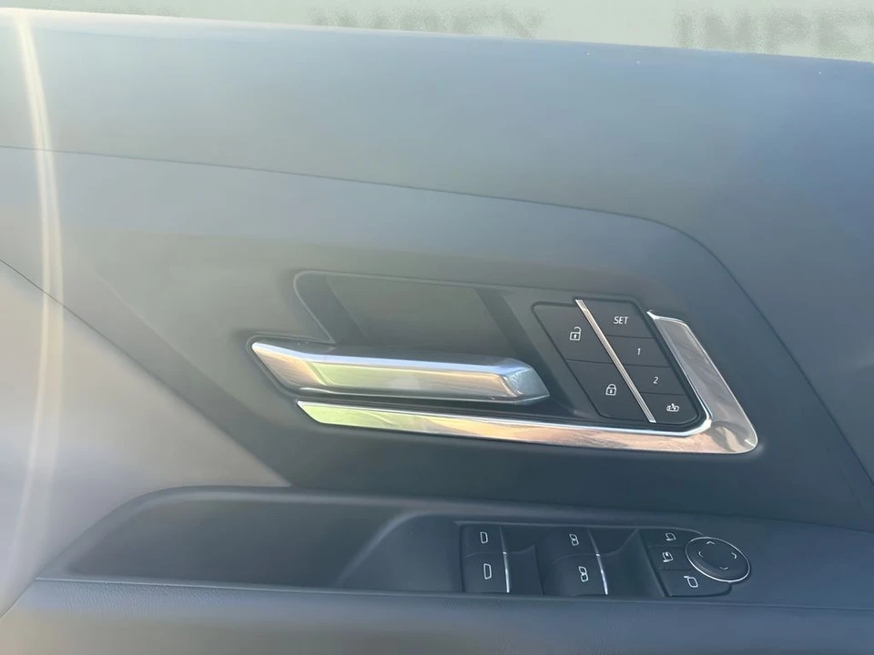 2026 Chevrolet Silverado - Image 11 of 31
