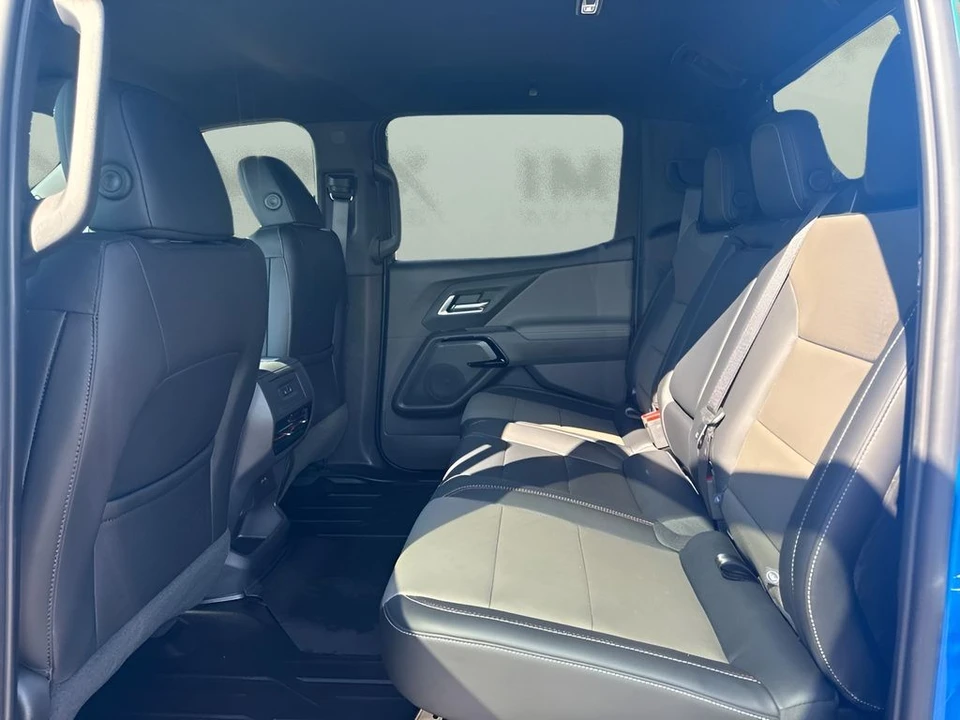 2026 Chevrolet Silverado - Image 12 of 31
