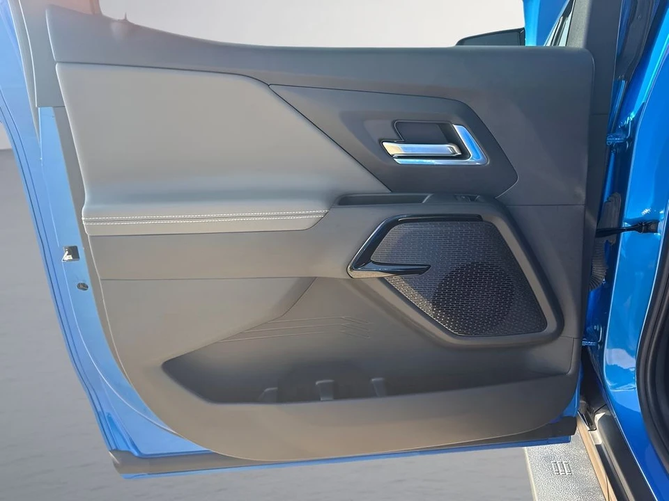2026 Chevrolet Silverado - Image 30 of 31