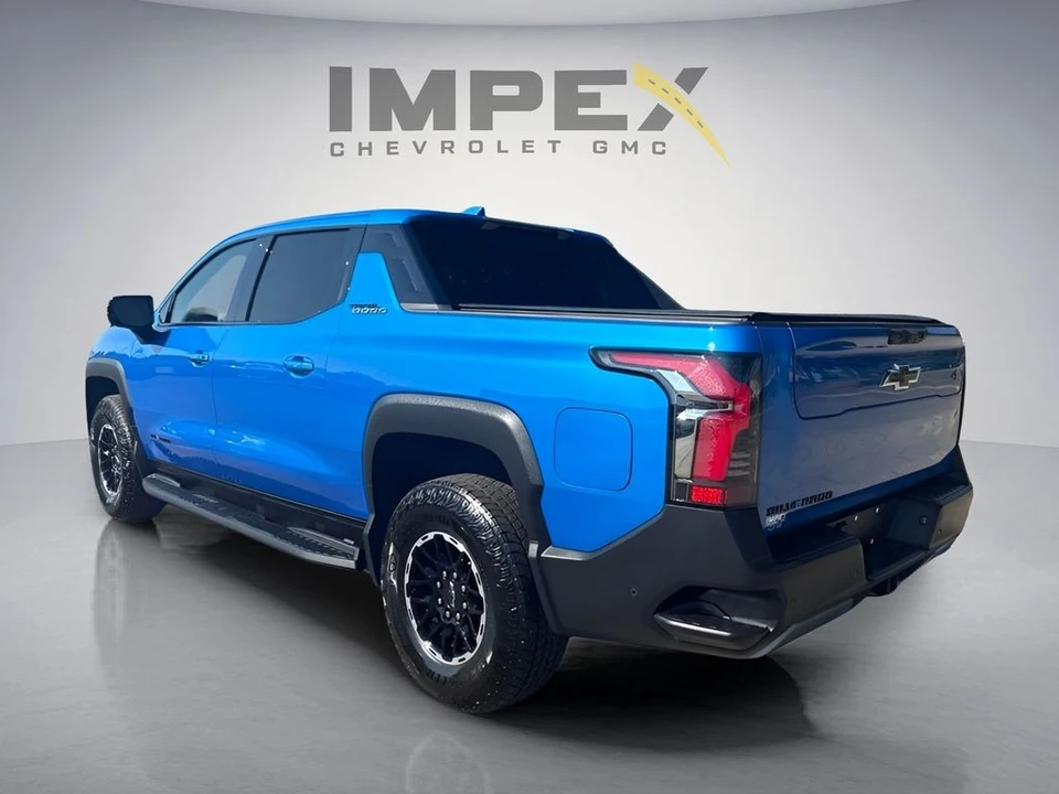 2026 Chevrolet Silverado - Image 4 of 31