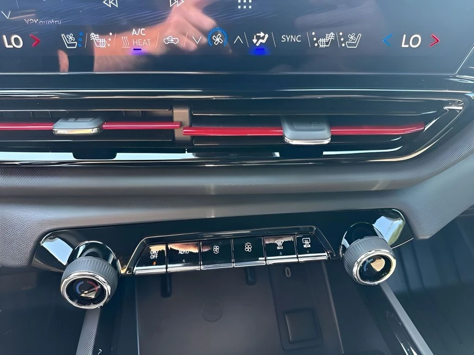2026 Chevrolet Silverado - Image 20 of 31