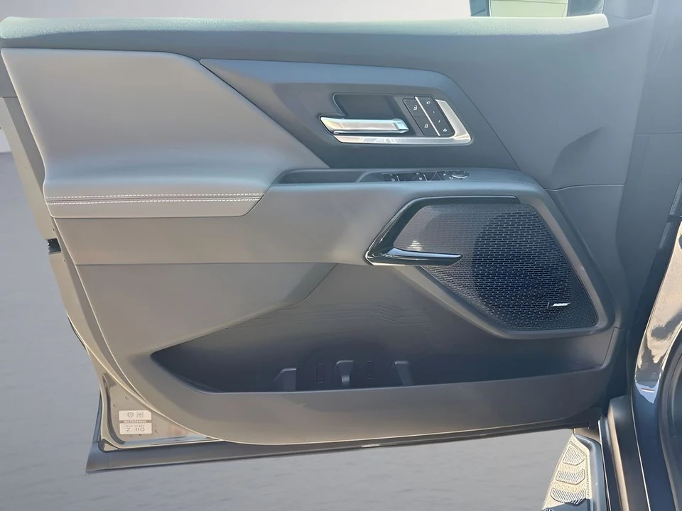 2026 Chevrolet Silverado - Image 28 of 31