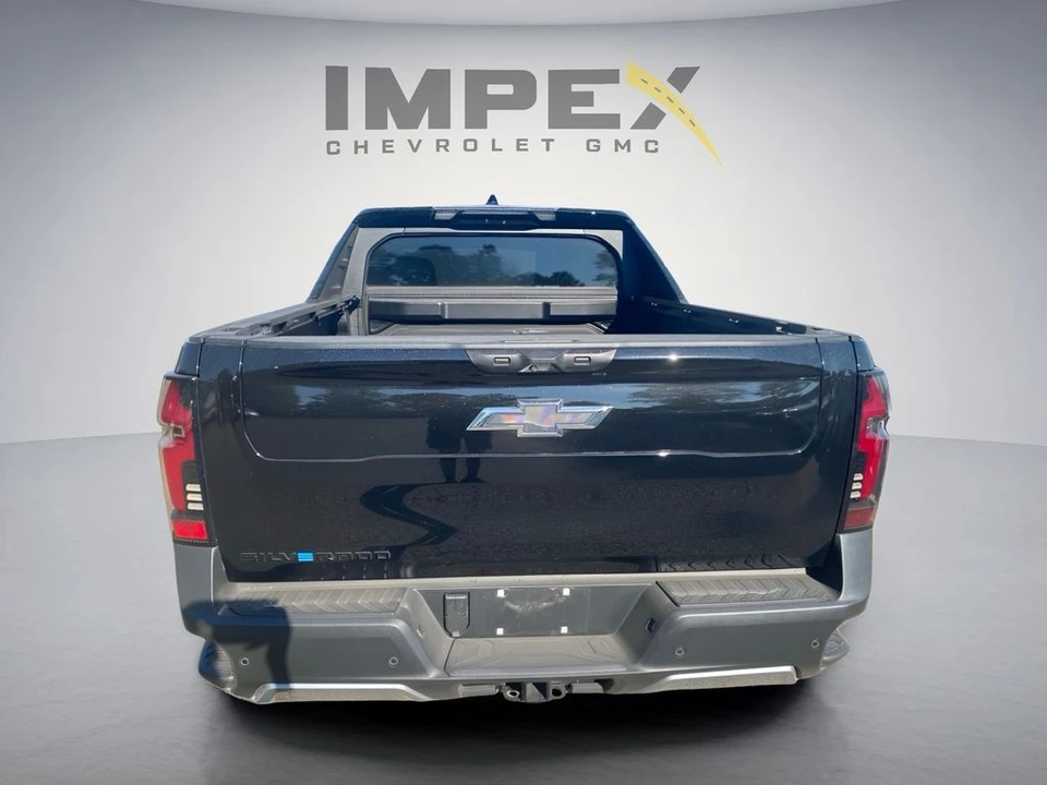 2026 Chevrolet Silverado - Image 4 of 15