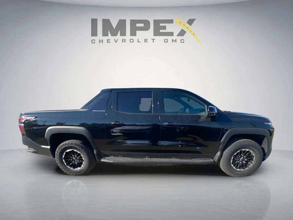 2026 Chevrolet Silverado - Image 6 of 15