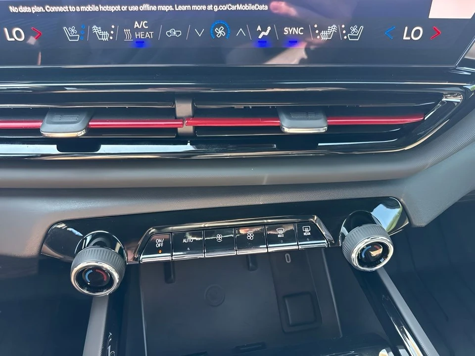 2026 Chevrolet Silverado - Image 22 of 31