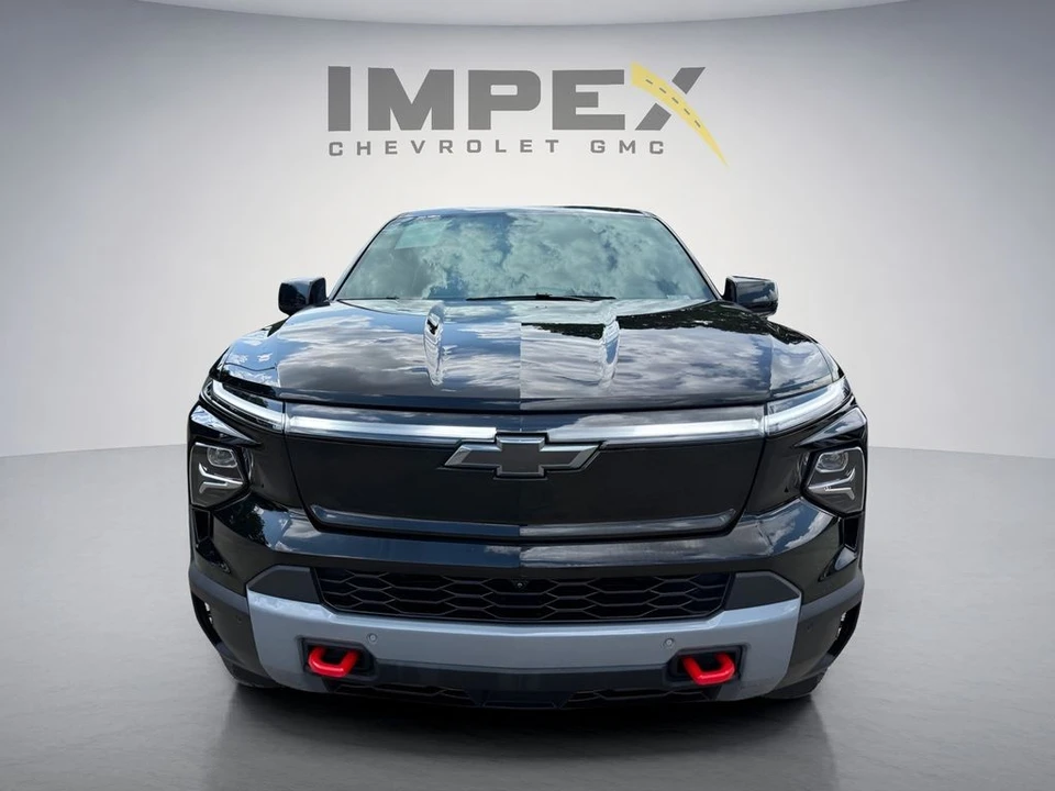2026 Chevrolet Silverado - Image 8 of 31