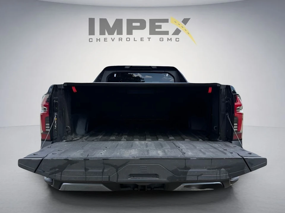 2026 Chevrolet Silverado - Image 30 of 31