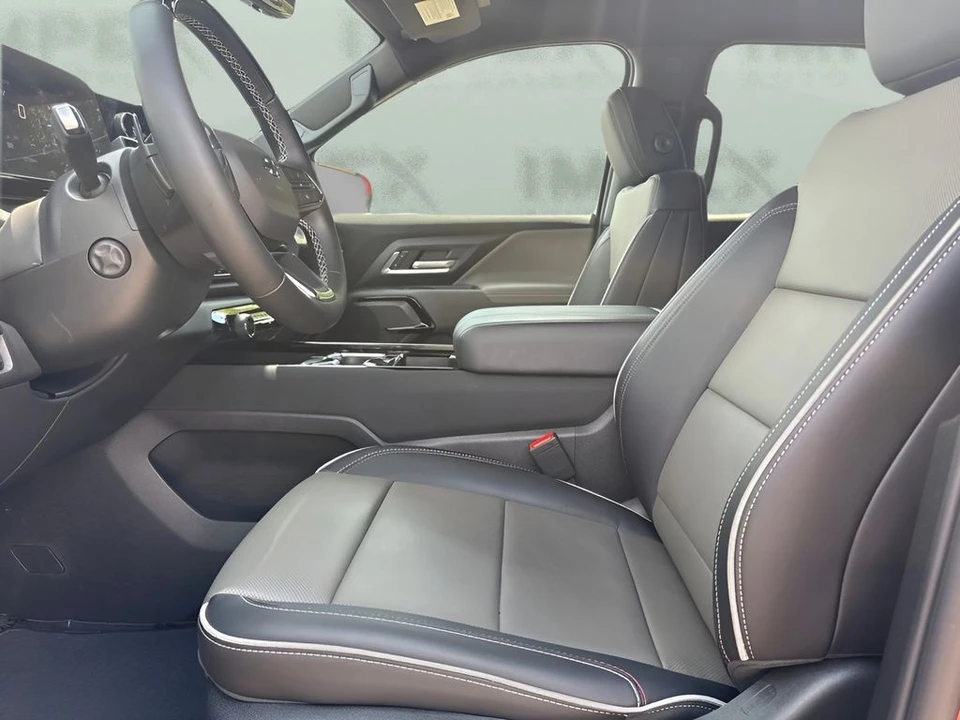2026 Chevrolet Silverado - Image 9 of 31