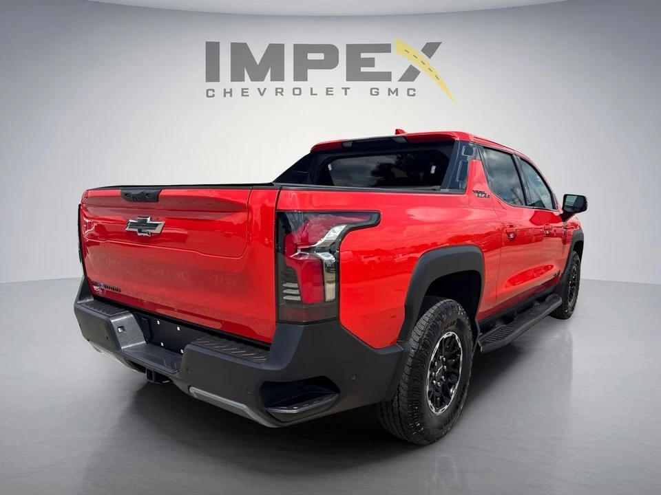 2026 Chevrolet Silverado - Image 5 of 31