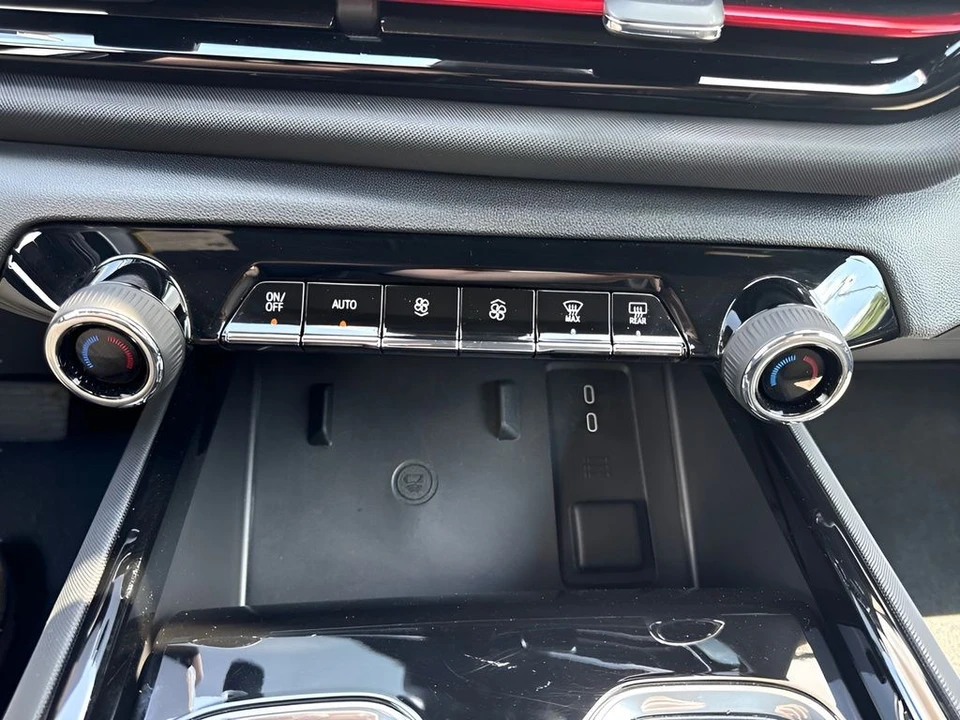 2026 Chevrolet Silverado - Image 20 of 31
