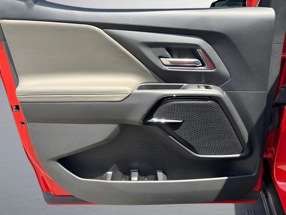 2026 Chevrolet Silverado - Image 29 of 31