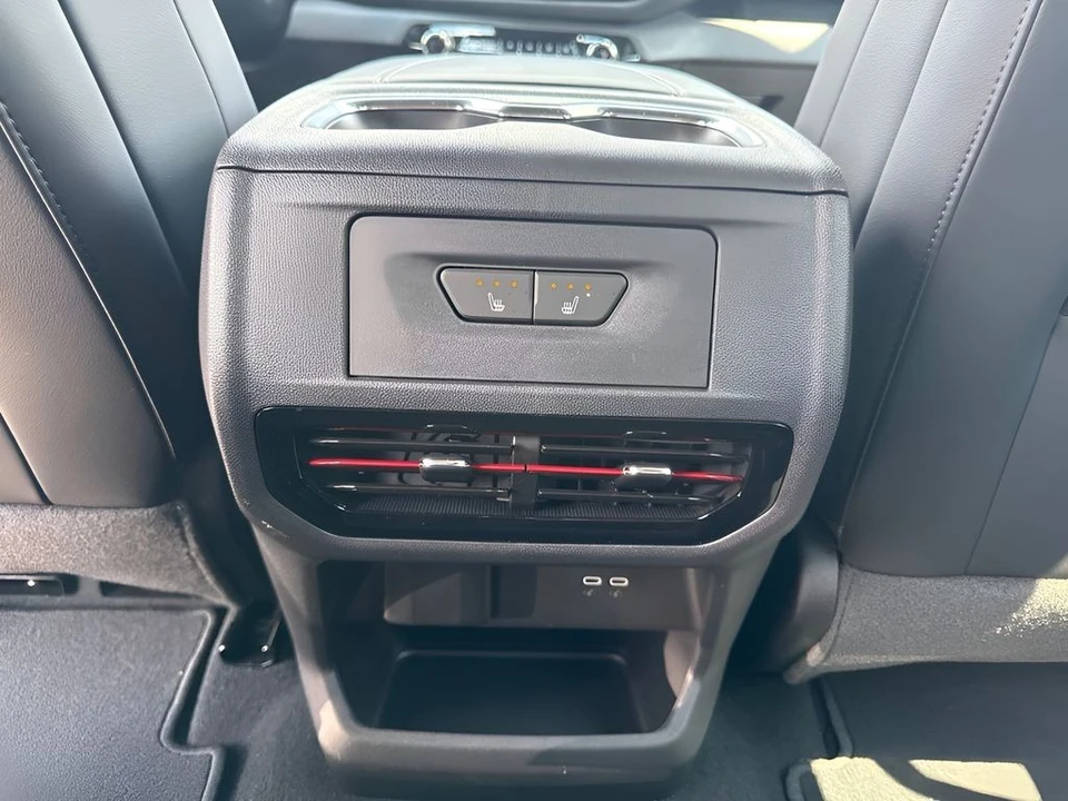 2026 Chevrolet Silverado - Image 13 of 31