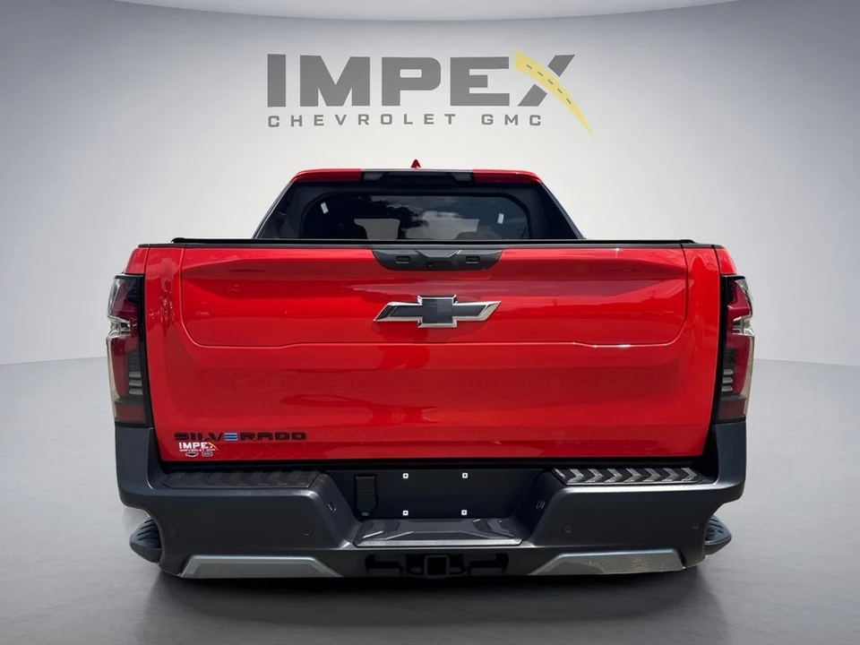 2026 Chevrolet Silverado - Image 4 of 31