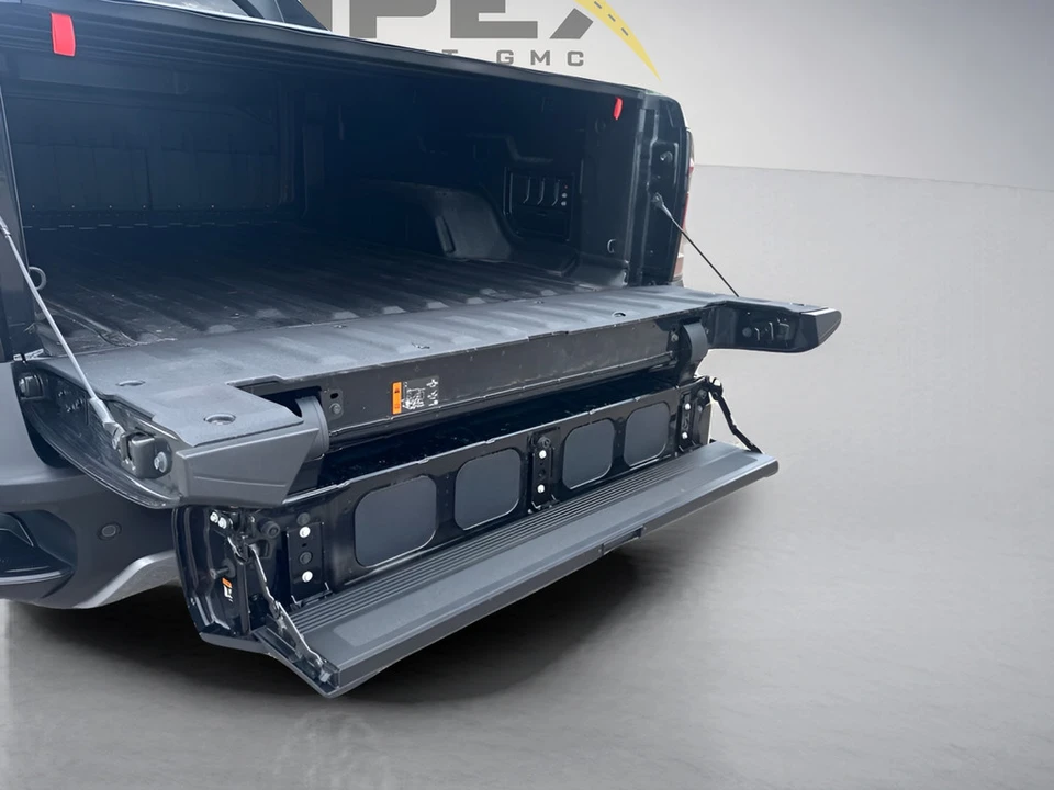 2026 Chevrolet Silverado - Image 30 of 31